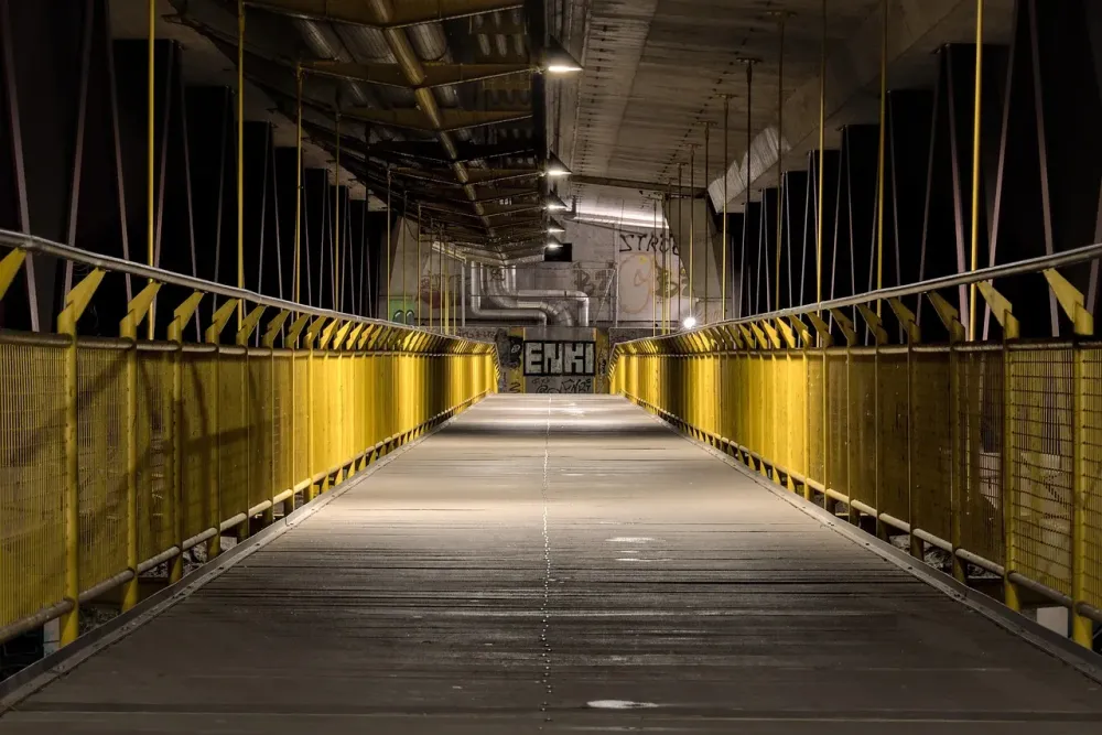 Passerelle inox près de L'île d'Oléron